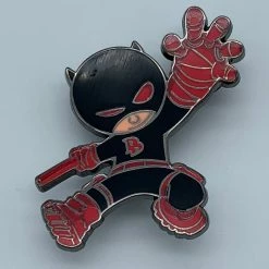 PiNS ON FiRE SKOTTiE YOUNG DAREDEViL SDCC 2018 MARVEL EXCLUSiVE ENAMEL PiN SDCC MARVEL 2018