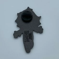 PiNS ON FiRE SKOTTiE YOUNG INViSiBLE WOMAN CHASE VARiANT SDCC 2018 MARVEL EXCLUSiVE ENAMEL PiN SDCC MARVEL 2018