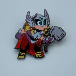 PiNS ON FiRE SDCC MARVEL 2016 SKOTTiE YOUNG LADY THOR SDCC 2016 MARVEL EXCLUSiVE ENAMEL PiN