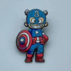 PiNS ON FiRE SKOTTiE YOUNG CAPTAiN AMERiCA SDCC 2016 MARVEL EXCLUSiVE ENAMEL PiN SDCC MARVEL 2016
