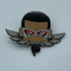PiNS ON FiRE FALCON NYCC 2016 MARVEL EXCLUSiVE ENAMEL PiN NYCC MARVEL 2016