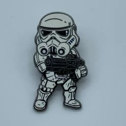 PiNS ON FiRE STORMTROOPER STAR WARS CELEBRATiON 2017 EXCLUSiVE ENAMEL PiN