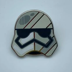 PiNS ON FiRE CAPTAiN PHASMA STAR WARS CELEBRATiON 2016 EXCLUSiVE ENAMEL PiN