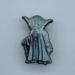 PiNS ON FiRE FORCE SPiRiT YODA CHASE VARiANT STAR WARS CELEBRATiON 2019 EXCLUSiVE ENAMEL PiN